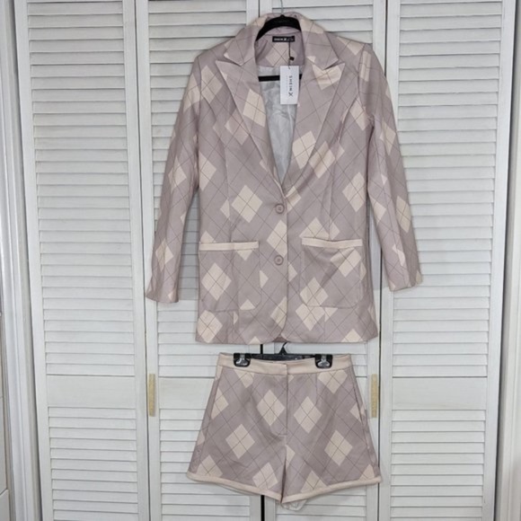 SHEIN X Amiko Argyle Print Blazer & Shorts Set - Picture 3 of 4